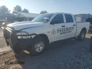 2019 Ram 1500 Tradesman z VIN 1C6RR7STXKS717064, wystawiony jako Copart lot #56217695 z przebiegiem 130 720 mil mil oraz Szkoda całkowita • Salvage title. Historia ofert i sprzedaży dostępna na DreamBid. Obrazek 1.