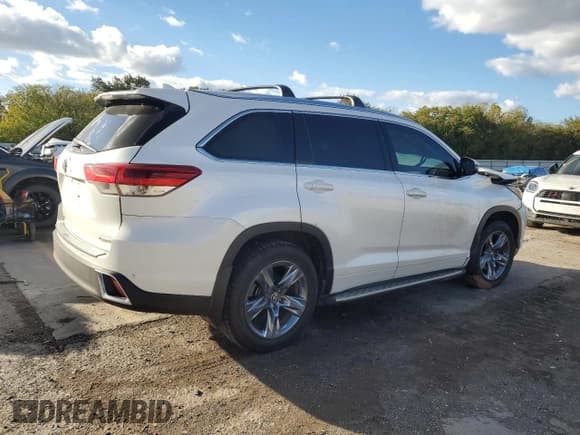 ✅ 2017 Toyota Highlander Limited Platinum • VIN: 5TDYZRFH1HS232531 • Lot: 90519415. Wystawiony na Copart z przebiegiem Nie podano. Bezpłatny archiwum sprzedaży aukcyjnych z USA i szczegółowy raport historii pojazdu na DreamBid. Zdjęcie 3.