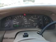 ✅ 2002 Lincoln Navigator • VIN: 5LMEU27R62LJ12466 • Lot: 54072715. Listed on Copart with 235,146 mi. Free auction sales archive from the USA and detailed vehicle history report at DreamBid. Image 9.