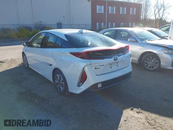 ✅ 2017 Toyota Prius Plus • VIN: JTDKARFP3H3024513 • Lot: 43584813. Wystawiony na IAAI z przebiegiem 64 954 mil. Bezpłatny archiwum sprzedaży aukcyjnych z USA i szczegółowy raport historii pojazdu na DreamBid. Zdjęcie 3.