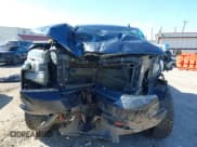 ✅ 2019 Chevrolet Silverado 1500 LT Trail Boss • VIN: 1GCPYFED2KZ152401 • Lot: 42211371. Wystawiony na IAAI z przebiegiem 106 796 mil. Bezpłatny archiwum sprzedaży aukcyjnych z USA i szczegółowy raport historii pojazdu na DreamBid. Zdjęcie 6.