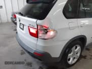 ✅ 2007 BMW X5 3.0si • VIN: 5UXFE43527L011941 • Lot: 42586030. Wystawiony na IAAI z przebiegiem 174 677 mil. Bezpłatny archiwum sprzedaży aukcyjnych z USA i szczegółowy raport historii pojazdu na DreamBid. Zdjęcie 6.