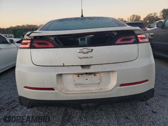 ✅ 2013 Chevrolet Volt • VIN: 1G1RD6E4XDU141241 • Lot: 75853044. Wystawiony na Copart z przebiegiem 179 378 mil. Bezpłatny archiwum sprzedaży aukcyjnych z USA i szczegółowy raport historii pojazdu na DreamBid. Zdjęcie 6.