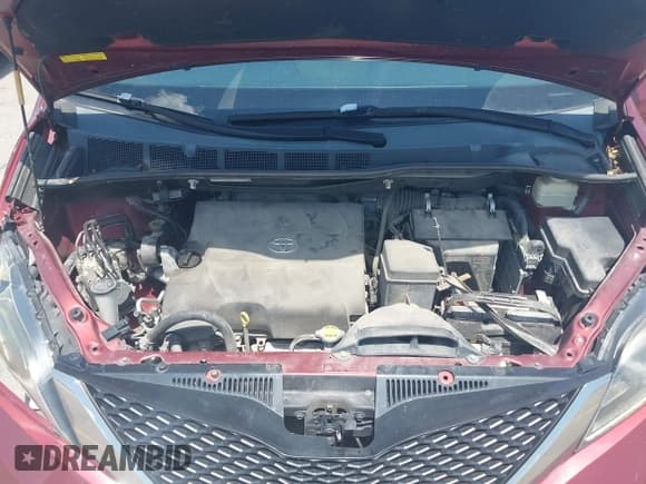 ✅ 2015 Toyota Sienna SE • VIN: 5TDXK3DC1FS626855 • Lot: 42653441. Wystawiony na IAAI z przebiegiem 104 960 mil. Bezpłatny archiwum sprzedaży aukcyjnych z USA i szczegółowy raport historii pojazdu na DreamBid. Zdjęcie 10.