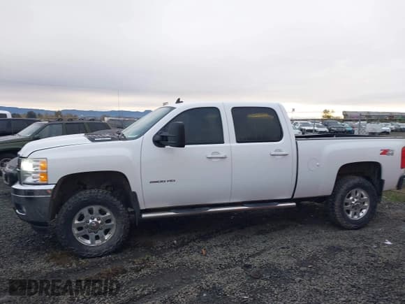 ✅ 2013 Chevrolet Silverado 2500HD LTZ • VIN: 1GC1KYE89DF171621 • Лот: 43558875. Опубликован ранее на IAAI с пробегом 109 148 миль. Бесплатный доступ к архиву аукционных продаж из США и подробный отчёт об истории автомобиля на DreamBid. Изображение 14.