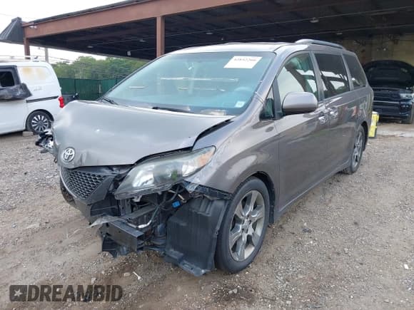 ✅ 2014 Toyota Sienna SE • VIN: 5TDXK3DC8ES440762 • Lot: 42852260. Listed on IAAI with 191,156 mi. Free auction sales archive from the USA and detailed vehicle history report at DreamBid. Image 6.