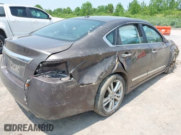 ✅ 2015 Nissan Altima SL • VIN: 1N4BL3AP0FC122321 • Lot: 42470977. Wystawiony na IAAI z przebiegiem 127 504 mil. Bezpłatny archiwum sprzedaży aukcyjnych z USA i szczegółowy raport historii pojazdu na DreamBid. Zdjęcie 19.