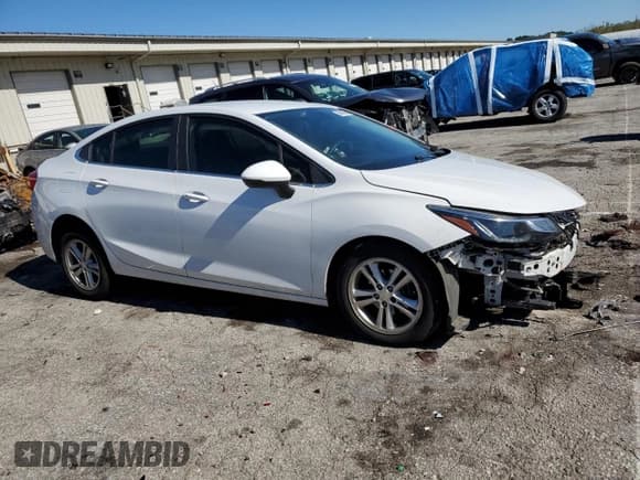 ✅ 2017 Chevrolet Cruze LT • VIN: 1G1BE5SM1H7157863 • Lot: 85526585. Wystawiony na Copart z przebiegiem 120 170 mil. Bezpłatny archiwum sprzedaży aukcyjnych z USA i szczegółowy raport historii pojazdu na DreamBid. Zdjęcie 4.