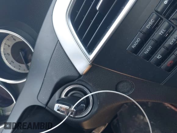 ✅ 2013 Mercedes-Benz C 300 Sport • VIN: WDDGF8AB3DG073703 • Lot: 41551296. Wystawiony na IAAI z przebiegiem 123 912 mil. Bezpłatny archiwum sprzedaży aukcyjnych z USA i szczegółowy raport historii pojazdu na DreamBid. Zdjęcie 11.