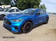 ✅ 2025 Ford Mustang Mach-E Premium • VIN: 3FMTK3SU6SMA22654 • Лот: 84883955. Опубликован ранее на Copart с пробегом Не указан. Бесплатный доступ к архиву аукционных продаж из США и подробный отчёт об истории автомобиля на DreamBid. Изображение 1.