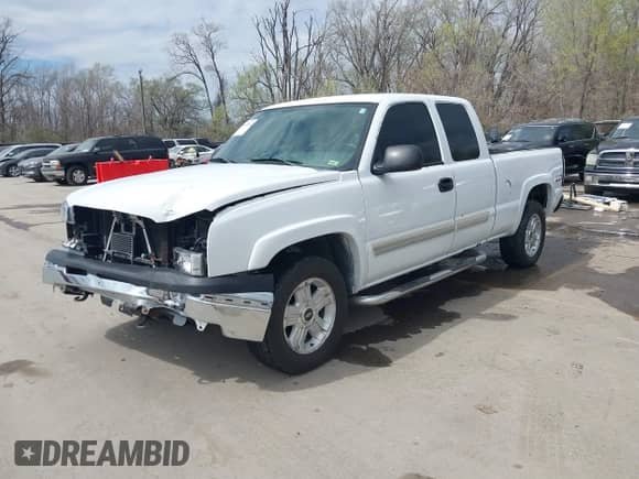2004 Chevrolet Silverado 1500 with VIN 2GCEK19T541307676, listed as a IAAI auction lot 41864501 with 220,593 mi miles and . Bid and sale history available at DreamBid. Image 18.