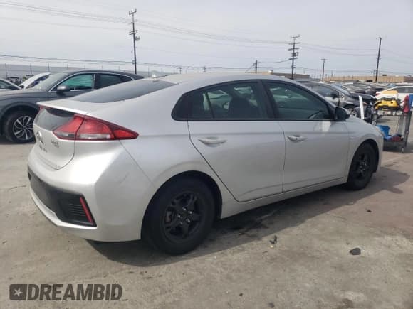 ✅ 2018 Hyundai Ioniq Blue • VIN: KMHC65LCXJU076605 • Lot: 46302835. Wystawiony na Copart z przebiegiem 106 742 mil. Bezpłatny archiwum sprzedaży aukcyjnych z USA i szczegółowy raport historii pojazdu na DreamBid. Zdjęcie 3.