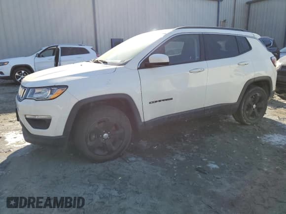 ✅ 2019 Jeep Compass Latitude • VIN: 3C4NJDBB4KT690639 • Lot: 42212075. Listed on Copart with 77,258 mi. Free auction sales archive from the USA and detailed vehicle history report at DreamBid. Image 1.