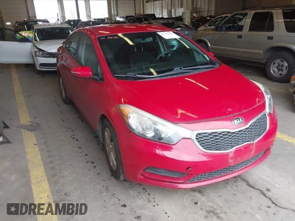 ✅ 2015 Kia Forte LX • VIN: KNAFX4A6XF5289428 • Lot: 41933701. Wystawiony na IAAI z przebiegiem 108 484 mil. Bezpłatny archiwum sprzedaży aukcyjnych z USA i szczegółowy raport historii pojazdu na DreamBid. Zdjęcie 1.