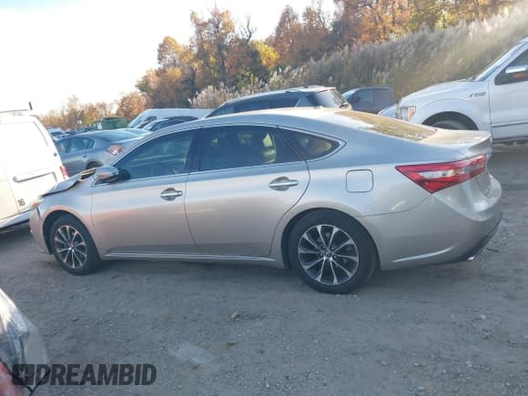 ✅ 2016 Toyota Avalon XLE Plus • VIN: 4T1BK1EB7GU221595 • Лот: 43641452. Опубликован ранее на IAAI с пробегом 71 110 миль. Бесплатный доступ к архиву аукционных продаж из США и подробный отчёт об истории автомобиля на DreamBid. Изображение 14.