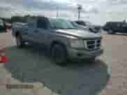 2008 Dodge Dakota SLT z VIN 1D7HE48N28S517642, wystawiony jako Copart lot #80158895 z przebiegiem 126 750 mil mil oraz Szkoda całkowita • Salvage title. Historia ofert i sprzedaży dostępna na DreamBid. Obrazek 13.