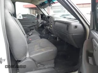 ✅ 2003 Chevrolet Silverado 1500 LS • VIN: 1GCEC14T93Z290620 • Lot: 43064697. Wystawiony na IAAI z przebiegiem 172 198 mil. Bezpłatny archiwum sprzedaży aukcyjnych z USA i szczegółowy raport historii pojazdu na DreamBid. Zdjęcie 5.