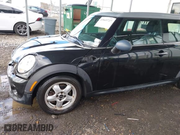 ✅ 2011 MINI Clubman • VIN: WMWZF3C57BTX81791 • Лот: 43665727. Опубликован ранее на IAAI с пробегом 95 018 миль. Бесплатный доступ к архиву аукционных продаж из США и подробный отчёт об истории автомобиля на DreamBid. Изображение 17.
