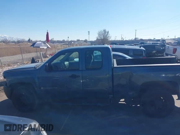✅ 2009 Chevrolet Silverado 1500 Work Truck • VIN: 1GCEK19039Z195691 • Lot: 41655098. Listed on IAAI with 140,048 mi. Free auction sales archive from the USA and detailed vehicle history report at DreamBid. Image 14.