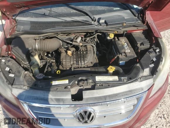 ✅ 2011 Volkswagen Routan SE • VIN: 2V4RW3DG8BR691470 • Lot: 71763934. Wystawiony na Copart z przebiegiem 175 852 mil. Bezpłatny archiwum sprzedaży aukcyjnych z USA i szczegółowy raport historii pojazdu na DreamBid. Zdjęcie 12.