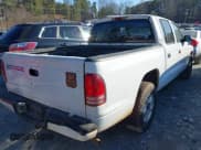 ✅ 2000 Dodge Dakota Sport • VIN: 1B7GL2AX0YS688465 • Lot: 41341012. Wystawiony na IAAI z przebiegiem 283 467 mil. Bezpłatny archiwum sprzedaży aukcyjnych z USA i szczegółowy raport historii pojazdu na DreamBid. Zdjęcie 4.