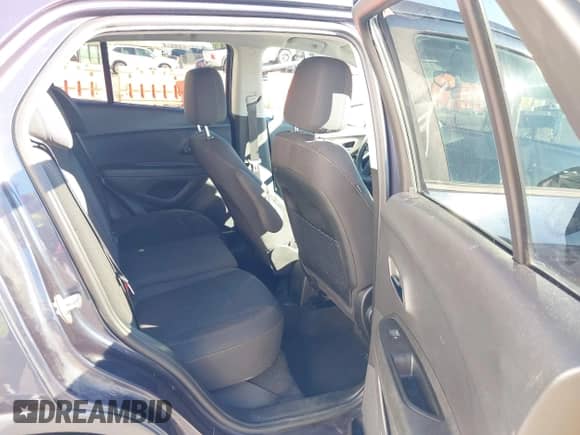 2019 Chevrolet Trax LS with VIN 3GNCJNSB3KL198902, listed as a IAAI auction lot 43458258 with 73,972 mi miles and . Bid and sale history available at DreamBid. Image 8.