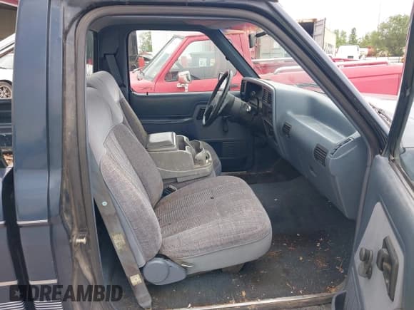 ✅ 1990 Ford Ranger XLT • VIN: 1FTCR10X1LPB26207 • Lot: 42306083. Listed on IAAI with 39,173 mi. Free auction sales archive from the USA and detailed vehicle history report at DreamBid. Image 5.