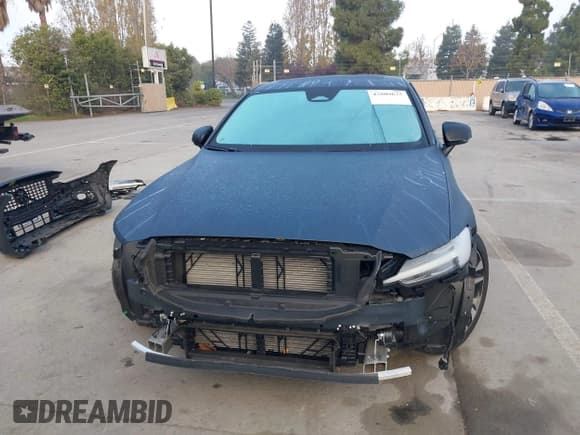 ✅ 2025 Volvo S60 Core • VIN: 7JRL12FJ8SG362112 • Lot: 43809675. Listed on IAAI with 9,597 mi. Free auction sales archive from the USA and detailed vehicle history report at DreamBid. Image 13.