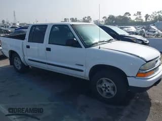 ✅ 2003 Chevrolet S-10 LS • VIN: 1GCDT13X73K117896 • Lot: 43609576. Wystawiony na IAAI z przebiegiem 146 184 mil. Bezpłatny archiwum sprzedaży aukcyjnych z USA i szczegółowy raport historii pojazdu na DreamBid. Zdjęcie 1.