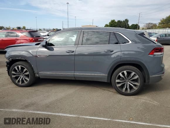 ✅ 2021 Volkswagen Atlas SEL R-Line • VIN: 1V2CE2CA1MC236724 • Лот: 71820594. Опубликован ранее на Copart с пробегом 45 560 миль. Бесплатный доступ к архиву аукционных продаж из США и подробный отчёт об истории автомобиля на DreamBid. Изображение 2.