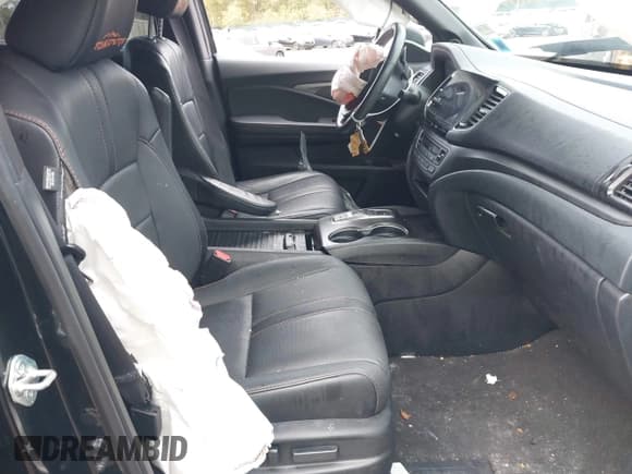 ✅ 2023 Honda Passport TrailSport • VIN: 5FNYF8H62PB040701 • Lot: 43494593. Listed on IAAI with 13,186 mi. Free auction sales archive from the USA and detailed vehicle history report at DreamBid. Image 5.