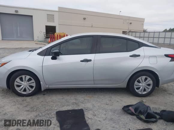 ✅ 2021 Nissan Versa S • VIN: 3N1CN8DV7ML921307 • Lot: 43573933. Wystawiony na IAAI z przebiegiem 73 058 mil. Bezpłatny archiwum sprzedaży aukcyjnych z USA i szczegółowy raport historii pojazdu na DreamBid. Zdjęcie 14.
