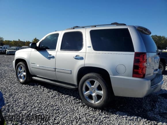 ✅ 2014 Chevrolet Tahoe LTZ • VIN: 1GNSCCE03ER216526 • Lot: 87282565. Listed on Copart with 154,021 mi. Free auction sales archive from the USA and detailed vehicle history report at DreamBid. Image 2.