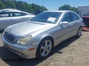 ✅ 2004 Mercedes-Benz C 230 Kompressor • VIN: WDBRF40J84F511575 • Lot: 42133799. Wystawiony na IAAI z przebiegiem 120 633 mil. Bezpłatny archiwum sprzedaży aukcyjnych z USA i szczegółowy raport historii pojazdu na DreamBid. Zdjęcie 2.