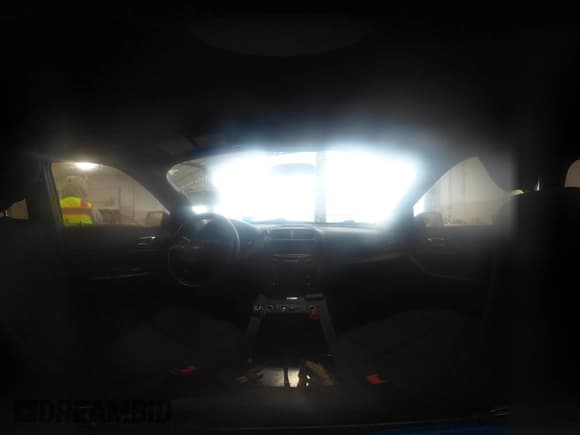 ✅ 2018 Ford Police Interceptor Utility • VIN: 1FM5K8ARXJGC76699 • Lot: 43871802. Wystawiony na IAAI z przebiegiem 134 850 mil. Bezpłatny archiwum sprzedaży aukcyjnych z USA i szczegółowy raport historii pojazdu na DreamBid. Zdjęcie 17.