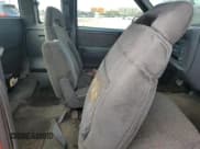 ✅ 1995 Chevrolet S-10 LS • VIN: 1GCCS1949SK139523 • Лот: 57154695. Опубликован ранее на Copart с пробегом 190 169 миль. Бесплатный доступ к архиву аукционных продаж из США и подробный отчёт об истории автомобиля на DreamBid. Изображение 10.