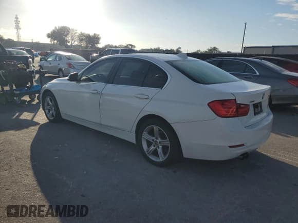 ✅ 2015 BMW 3 Series 328i xDrive • VIN: WBA3B5G50FNS12833 • Лот: 90744555. Опубликован ранее на Copart с пробегом 171 537 миль. Бесплатный доступ к архиву аукционных продаж из США и подробный отчёт об истории автомобиля на DreamBid. Изображение 2.