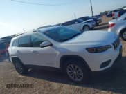 ✅ 2020 Jeep Cherokee Latitude Plus • VIN: 1C4PJMLB8LD609690 • Lot: 43128385. Wystawiony na IAAI z przebiegiem 55 029 mil. Bezpłatny archiwum sprzedaży aukcyjnych z USA i szczegółowy raport historii pojazdu na DreamBid. Zdjęcie 13.