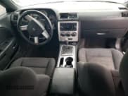 ✅ 2010 Dodge Challenger SE • VIN: 2B3CJ4DV0AH260940 • Lot: 45130715. Wystawiony na Copart z przebiegiem 124 764 mil. Bezpłatny archiwum sprzedaży aukcyjnych z USA i szczegółowy raport historii pojazdu na DreamBid. Zdjęcie 8.