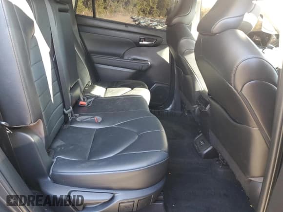 ✅ 2023 Toyota Highlander L • VIN: 5TDKDRAH9PS022284 • Лот: 84271005. Опубликован ранее на Copart с пробегом 67 374 миль. Бесплатный доступ к архиву аукционных продаж из США и подробный отчёт об истории автомобиля на DreamBid. Изображение 11.