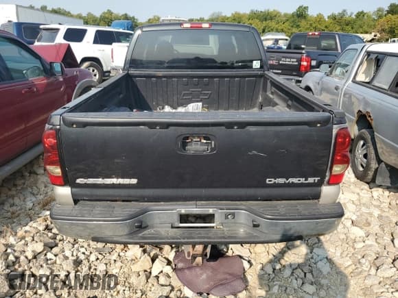 ✅ 2005 Chevrolet Silverado 1500 LT • VIN: 1GCEK19T75Z208298 • Лот: 60663224. Опубликован ранее на Copart с пробегом 285 648 миль. Бесплатный доступ к архиву аукционных продаж из США и подробный отчёт об истории автомобиля на DreamBid. Изображение 6.