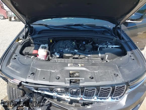 ✅ 2025 Jeep Grand Cherokee Limited • VIN: 1C4RJHBG3SC292788 • Лот: 42946970. Опубликован ранее на IAAI с пробегом 8 922 миль. Бесплатный доступ к архиву аукционных продаж из США и подробный отчёт об истории автомобиля на DreamBid. Изображение 10.