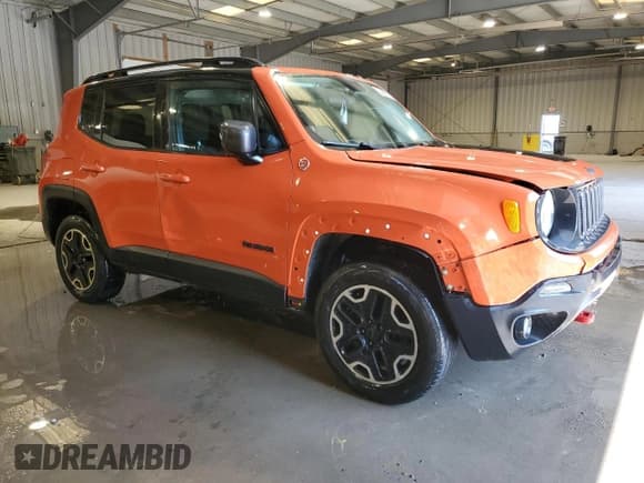 ✅ 2016 Jeep Renegade Trailhawk • VIN: ZACCJBCT8GPC91864 • Lot: 81222165. Listed on Copart with 204,563 mi. Free auction sales archive from the USA and detailed vehicle history report at DreamBid. Image 4.