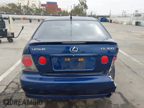 ✅ 2005 Lexus IS 300 • VIN: JTHBD192950094425 • Lot: 42555587. Wystawiony na IAAI z przebiegiem 125 526 mil. Bezpłatny archiwum sprzedaży aukcyjnych z USA i szczegółowy raport historii pojazdu na DreamBid. Zdjęcie 16.
