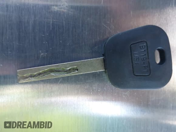 ✅ 2017 Chevrolet Silverado 1500 LT • VIN: 3GCUKREC5HG104512 • Lot: 43486018. Listed on IAAI with 94,188 mi. Free auction sales archive from the USA and detailed vehicle history report at DreamBid. Image 11.