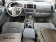 ✅ 2005 Nissan Frontier SE • VIN: 1N6AD07U45C422664 • Lot: 85315585. Wystawiony na Copart z przebiegiem 172 617 mil. Bezpłatny archiwum sprzedaży aukcyjnych z USA i szczegółowy raport historii pojazdu na DreamBid. Zdjęcie 8.