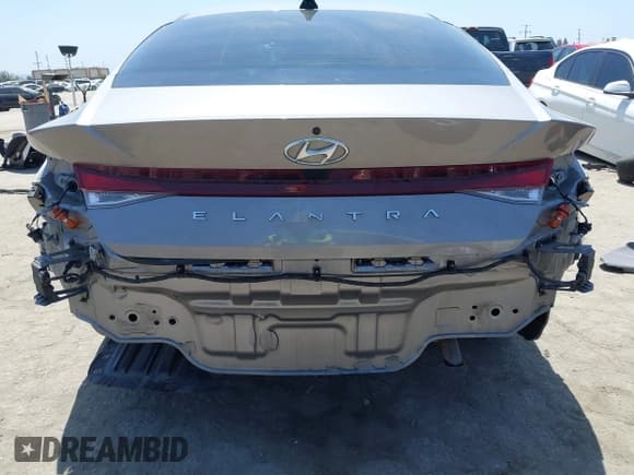 ✅ 2021 Hyundai Elantra SE • VIN: KMHLL4AG6MU141656 • Lot: 42268695. Listed on IAAI with 36,949 mi. Free auction sales archive from the USA and detailed vehicle history report at DreamBid. Image 6.