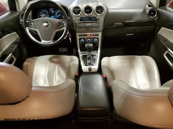 ✅ 2013 Chevrolet Captiva Sport LT • VIN: 3GNAL3EK3DS593124 • Lot: 53739015. Wystawiony na Copart z przebiegiem 162 504 mil. Bezpłatny archiwum sprzedaży aukcyjnych z USA i szczegółowy raport historii pojazdu na DreamBid. Zdjęcie 8.