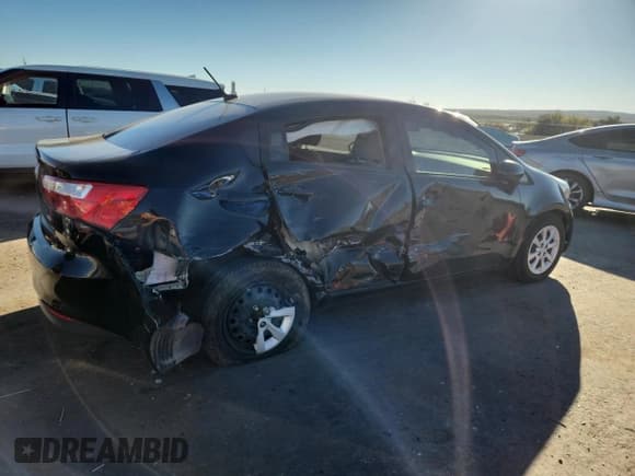 ✅ 2017 Kia Rio LX • VIN: KNADM4A38H6038605 • Lot: 87256485. Wystawiony na Copart z przebiegiem 57 328 mil. Bezpłatny archiwum sprzedaży aukcyjnych z USA i szczegółowy raport historii pojazdu na DreamBid. Zdjęcie 3.