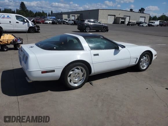 ✅ 1996 Chevrolet Corvette • VIN: 1G1YY2256T5115749 • Lot: 61529695. Wystawiony na Copart z przebiegiem 21 359 mil. Bezpłatny archiwum sprzedaży aukcyjnych z USA i szczegółowy raport historii pojazdu na DreamBid. Zdjęcie 3.